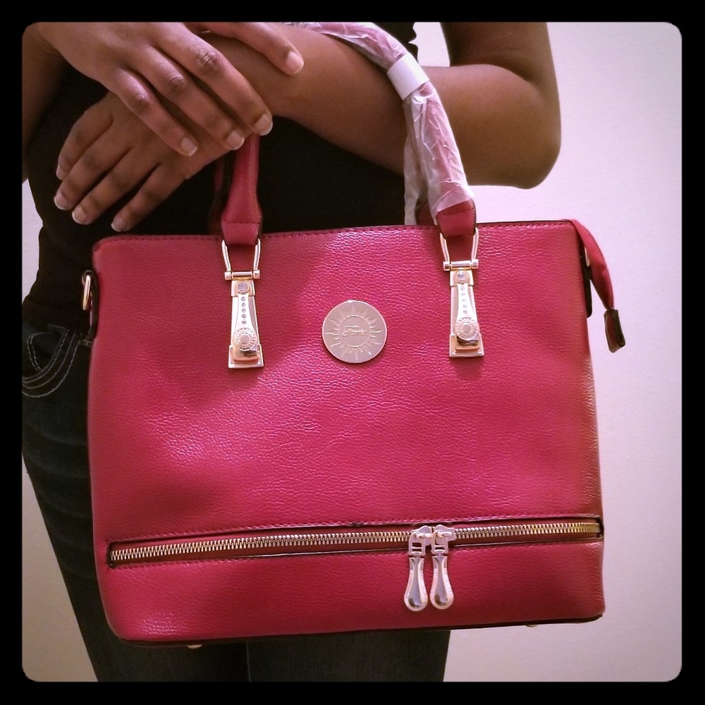 Medium Handbag